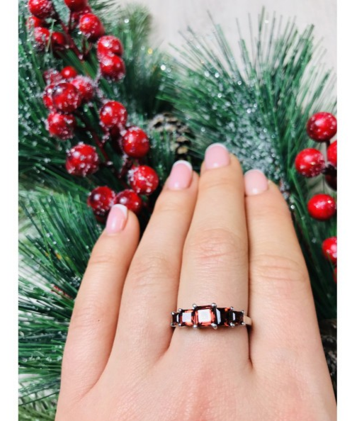 925 Sterling Silver Garnets Ring Size 9