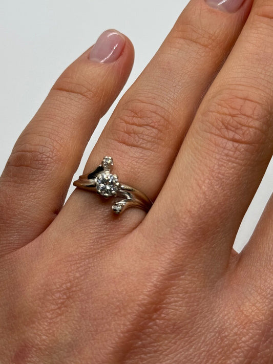 14K White Gold Diamonds Ring Size 5.5