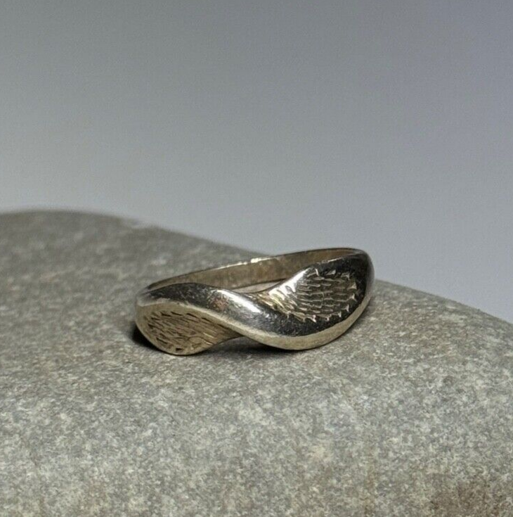 925 Sterling Silver Ring Size 4.5