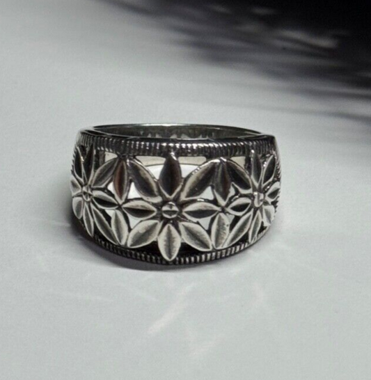 925 Sterling Silver Ring Size 7