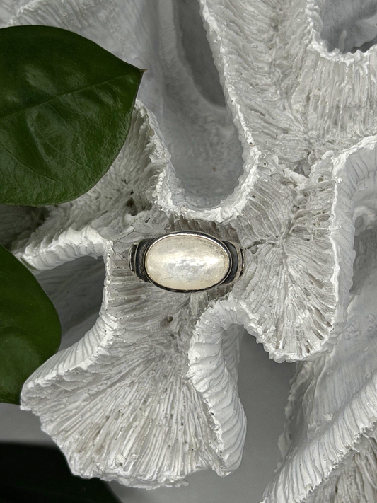 925 Sterling Silver White Abalone Mother of Pearl Ring Size 7