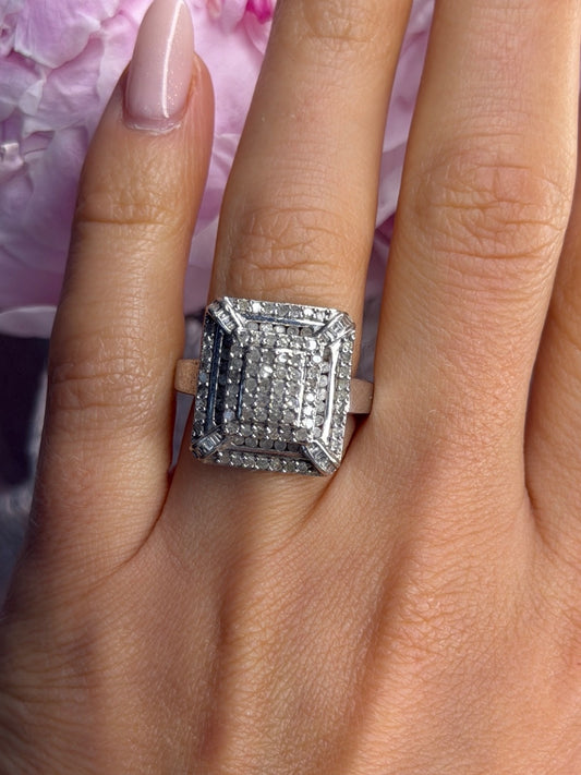 Elegant 925 Sterling Silver White Topaz Ring Size 7