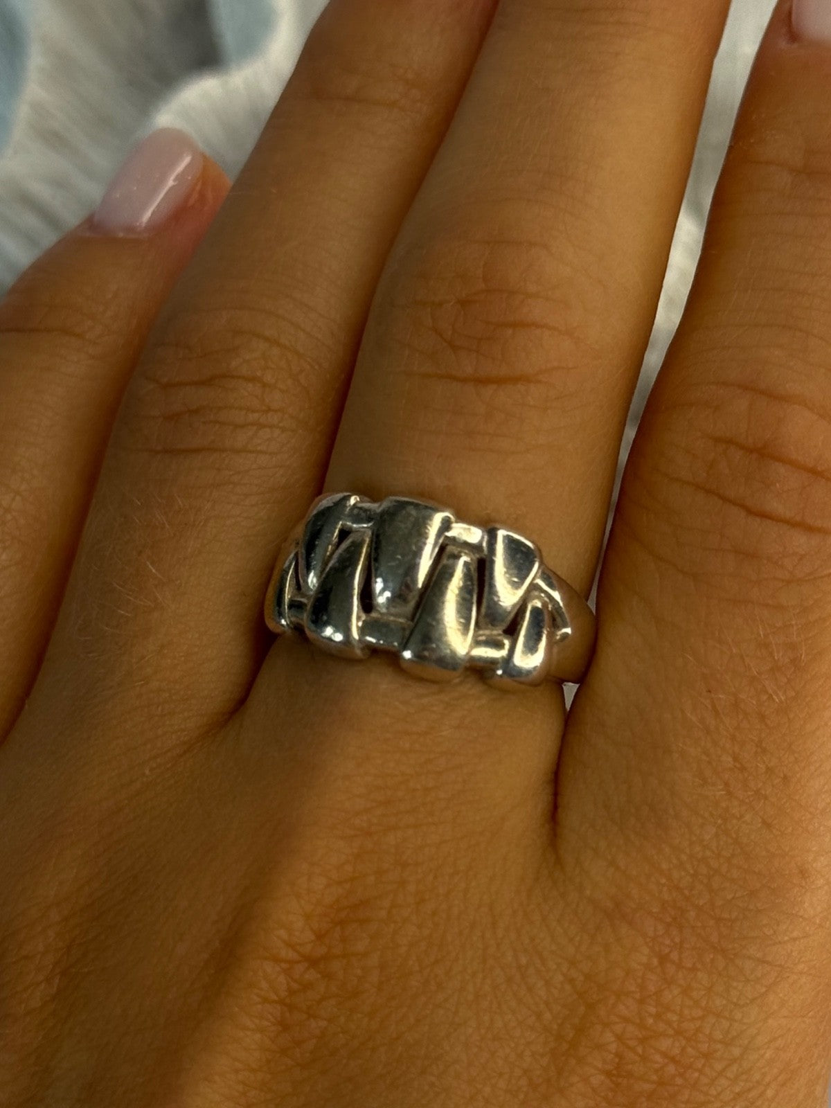 Unique Design 925 Sterling Silver Ring Size 8.5