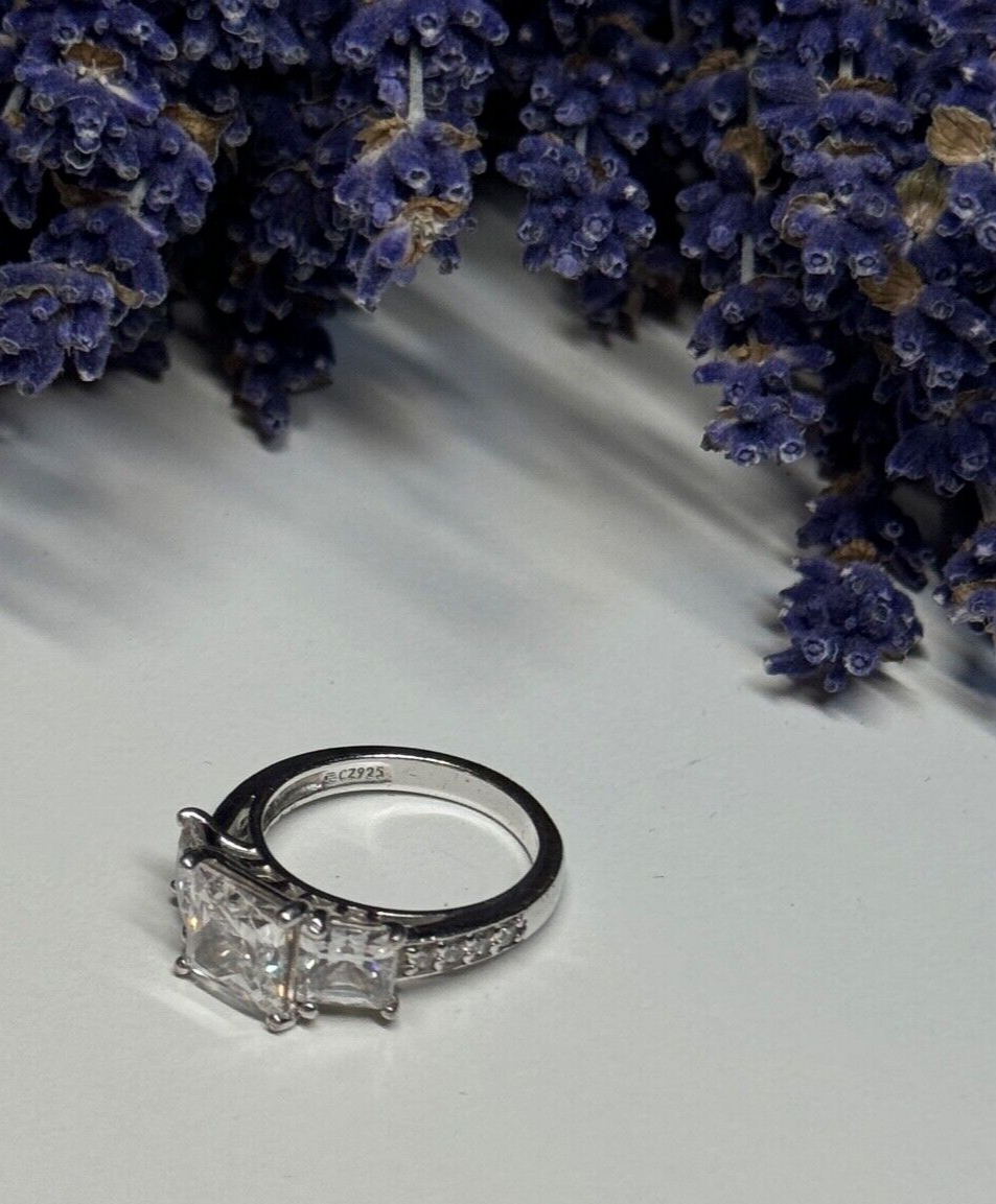 925 Sterling Silver Ring Size 5.5