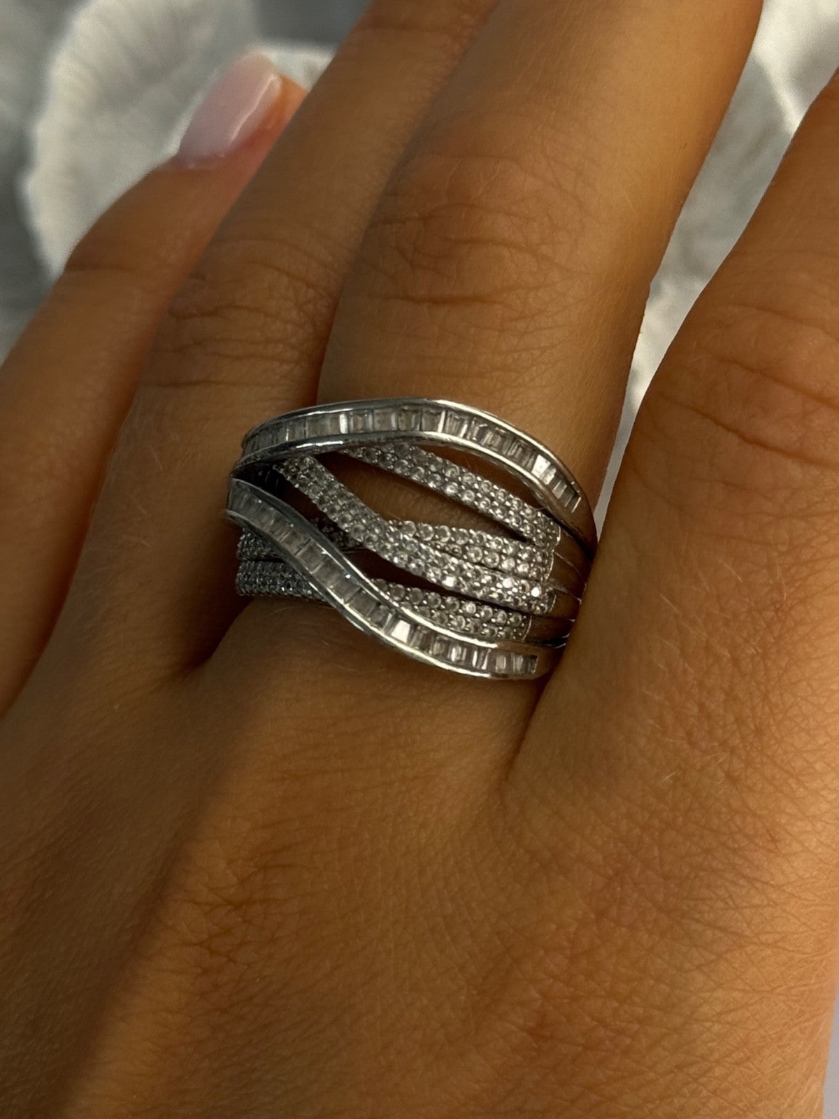 Elegant Design 925 Sterling Silver White Topaz Ring Size 9