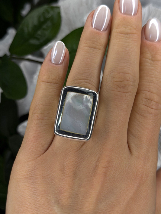 Elegant 925 Sterling Silver White Abalone Mother of Pearl Ring Size 7