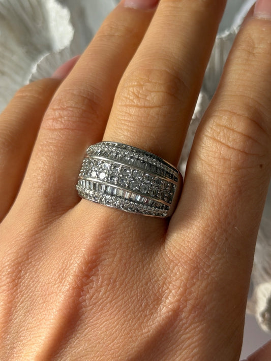 Elegant Design 925 Sterling Silver Cz Ring Size 11