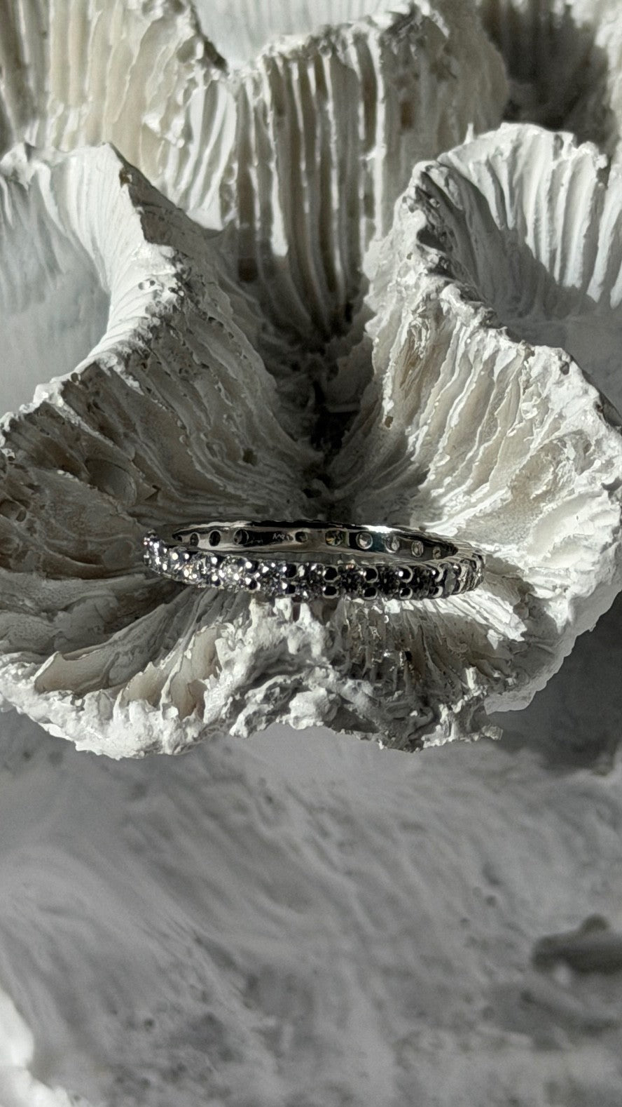 14K White Gold Diamond 0.70 ct Band Ring Size 6