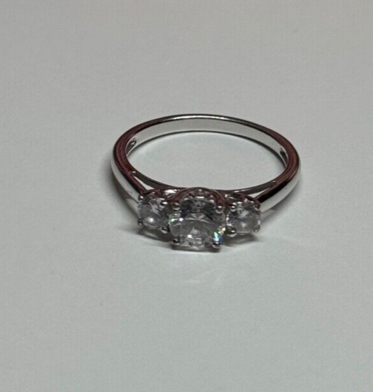 925 Sterling Silver CZ Ring Size 7.5