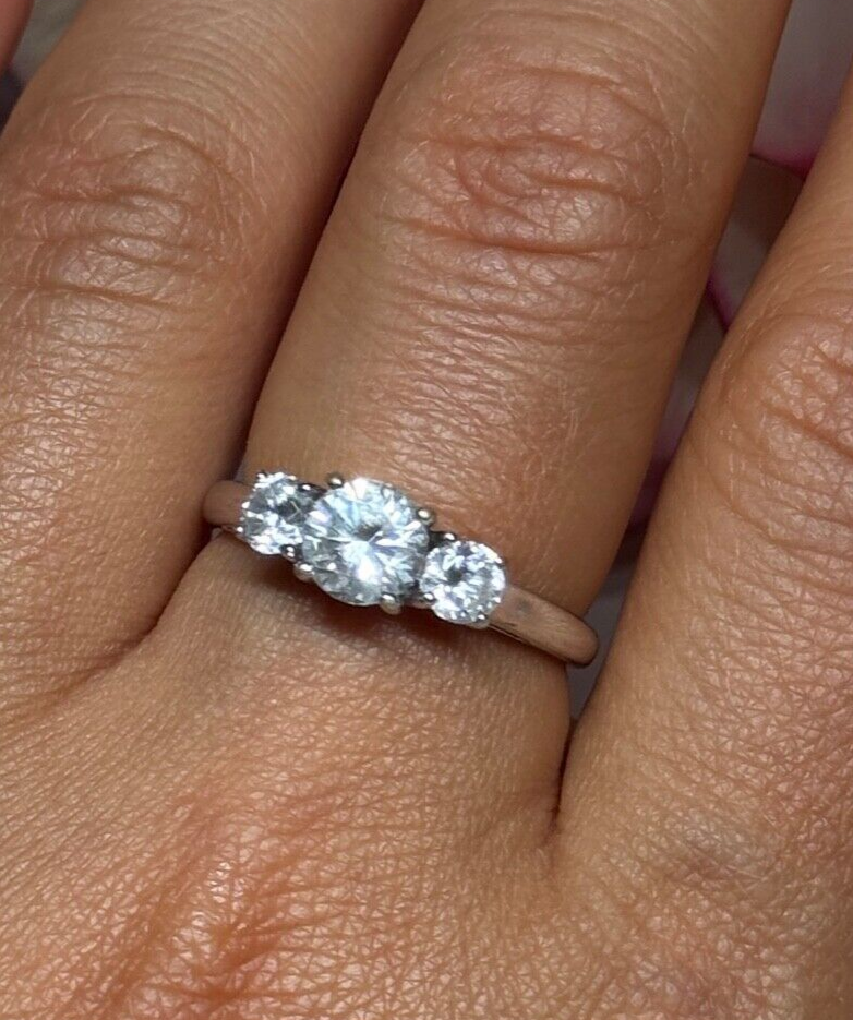 925 Sterling Silver CZ Ring Size 7.5