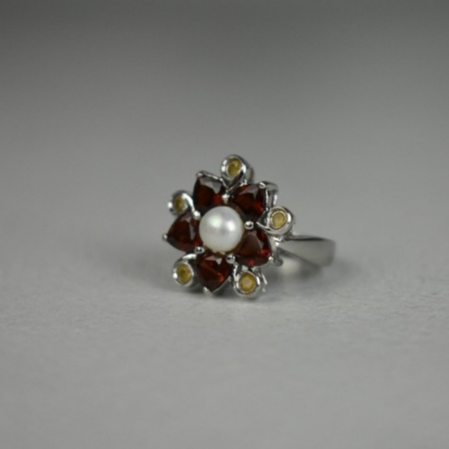 925 Sterling Silver Pearl, Almandine & Heliodor "Flower" Ring Size 6.5