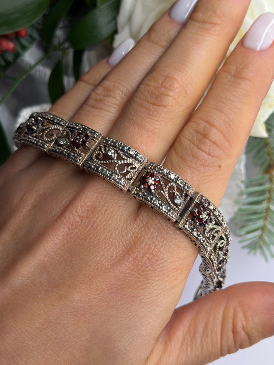 925 Sterling Silver Garnet & Beryl Flowers Bracelet Size 7
