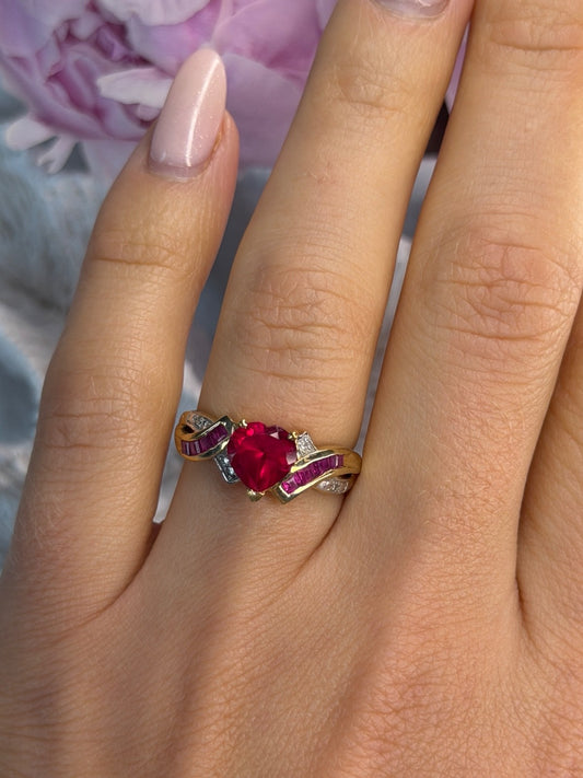 10K Yellow Gold Ruby & Diamond Heart Ring Size 7