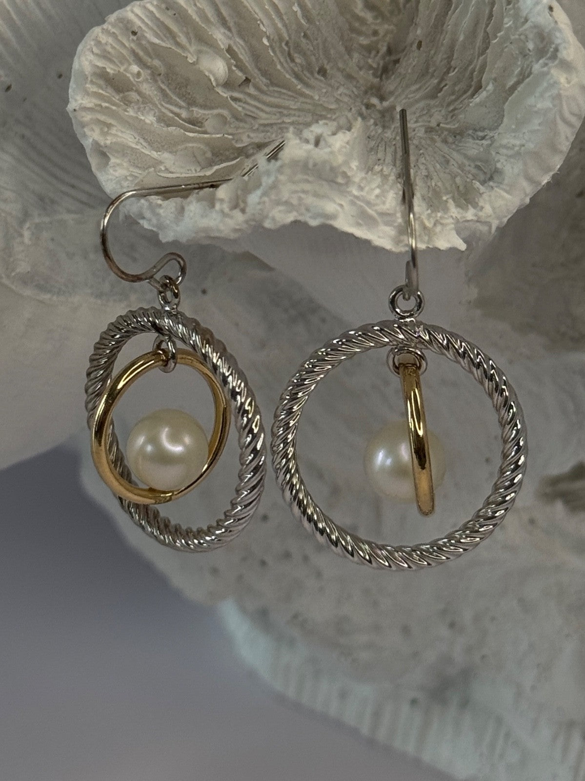 Elegant Design 925 Sterling Silver Gold Plated Part Pearl Earrings Length 1.30