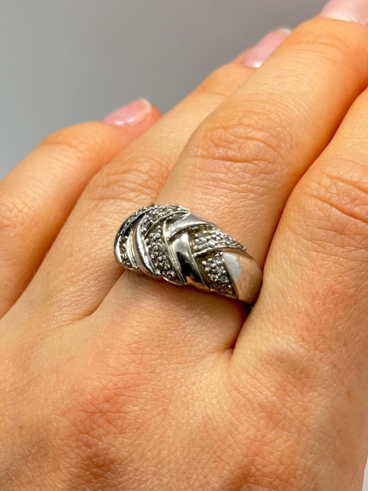 925 Sterling Silver Diamonds Ring Size 8