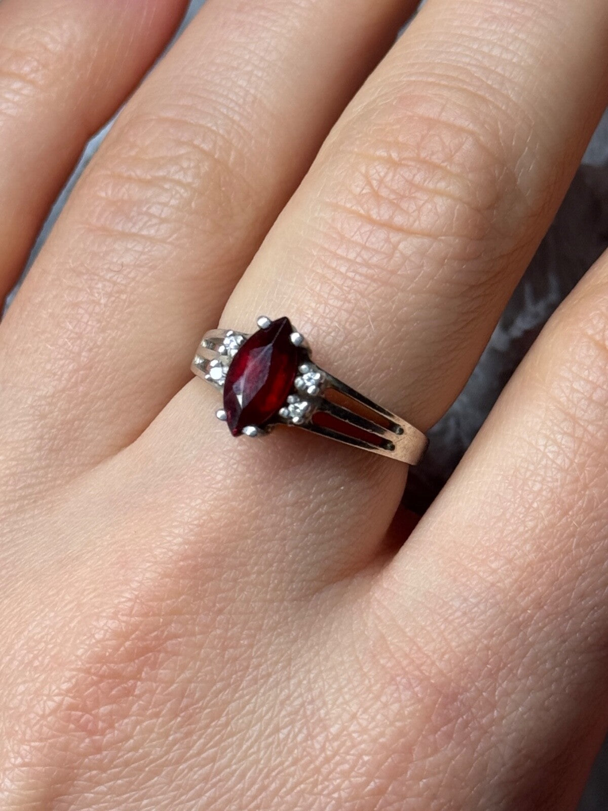 925 Sterling Silver Garnet Ring Size 7