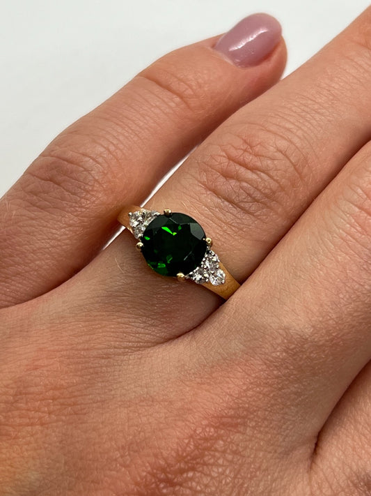 10K Yellow Gold Ring With Emerald & Diamonds Size 6