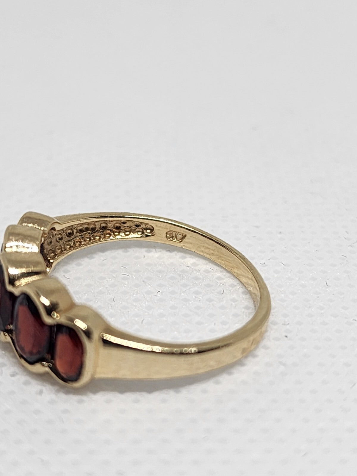 10K 417 Yellow Gold & Garnet Ring MW Size 6