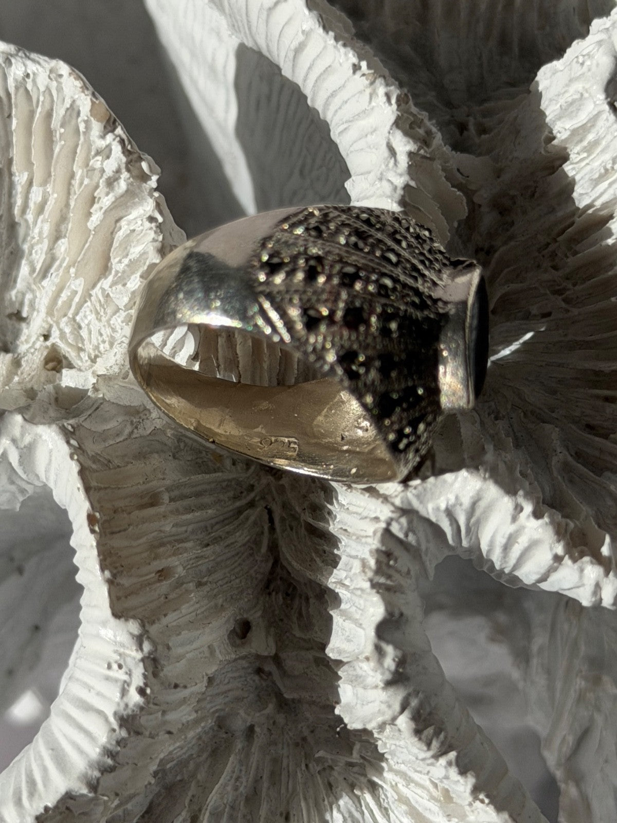 925 Sterling Silver Onyx & Marcasite Ring Size 6.5