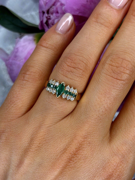 Elegant 14K Yellow Gold Emerald & White Topaz Ring Size 6