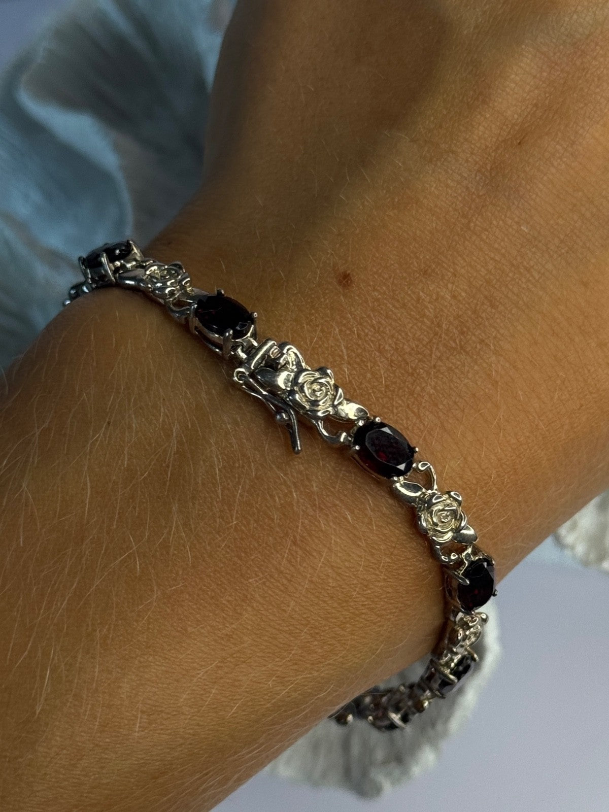 925 Sterling Silver Flower Garnet Bracelet Length 8