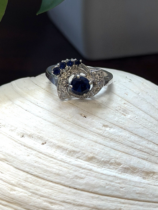 10K White Gold Blue & White Sapphire Cocktail Floral Ring Size 6.5