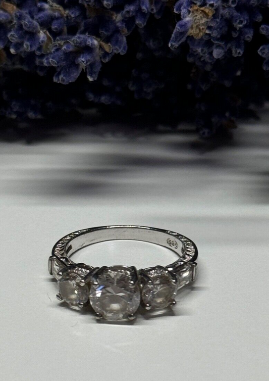 925 Sterling Silver CZ Ring Size 7.5