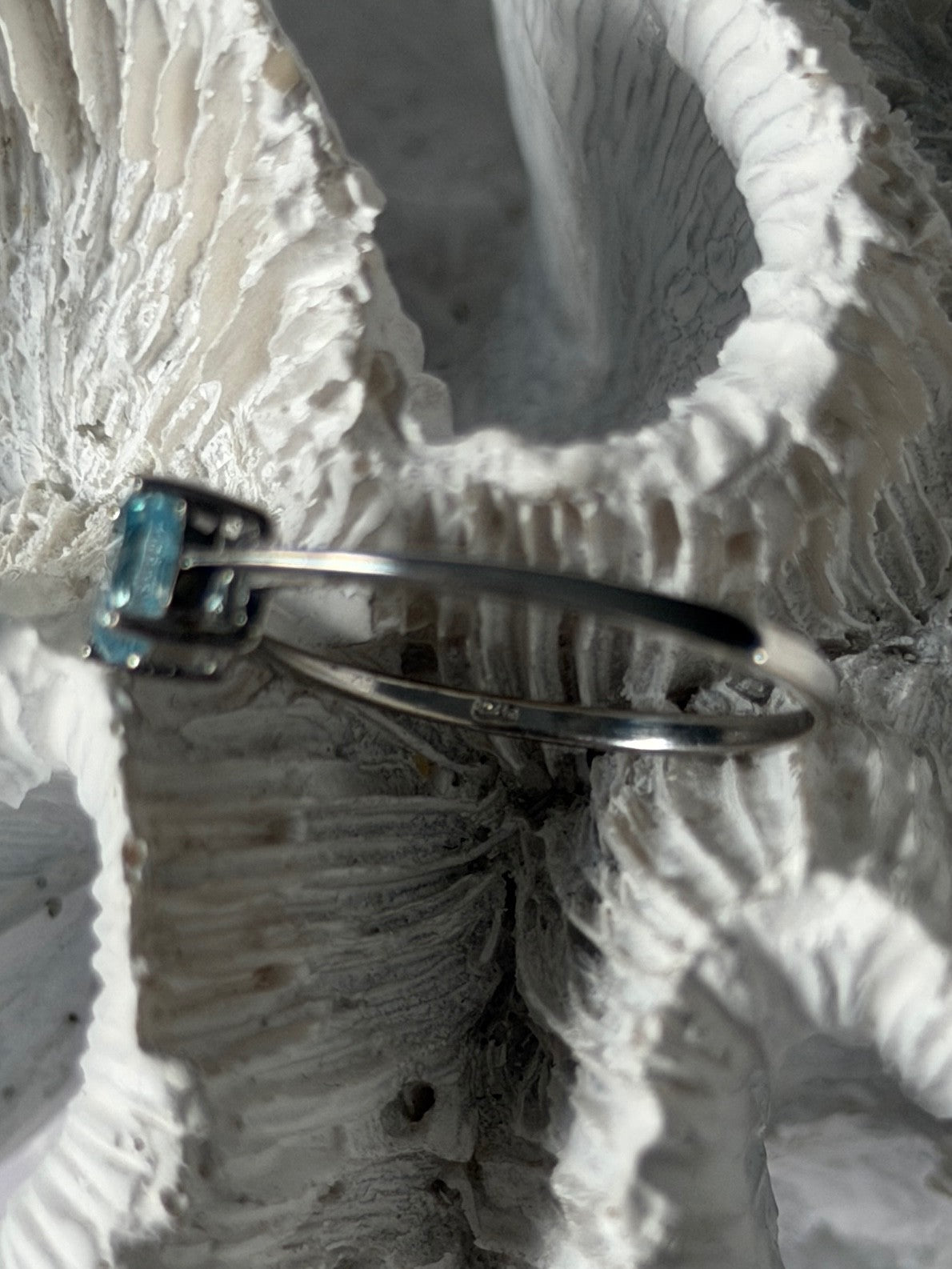 925 Sterling Silver Blue Topaz Ring Size 9