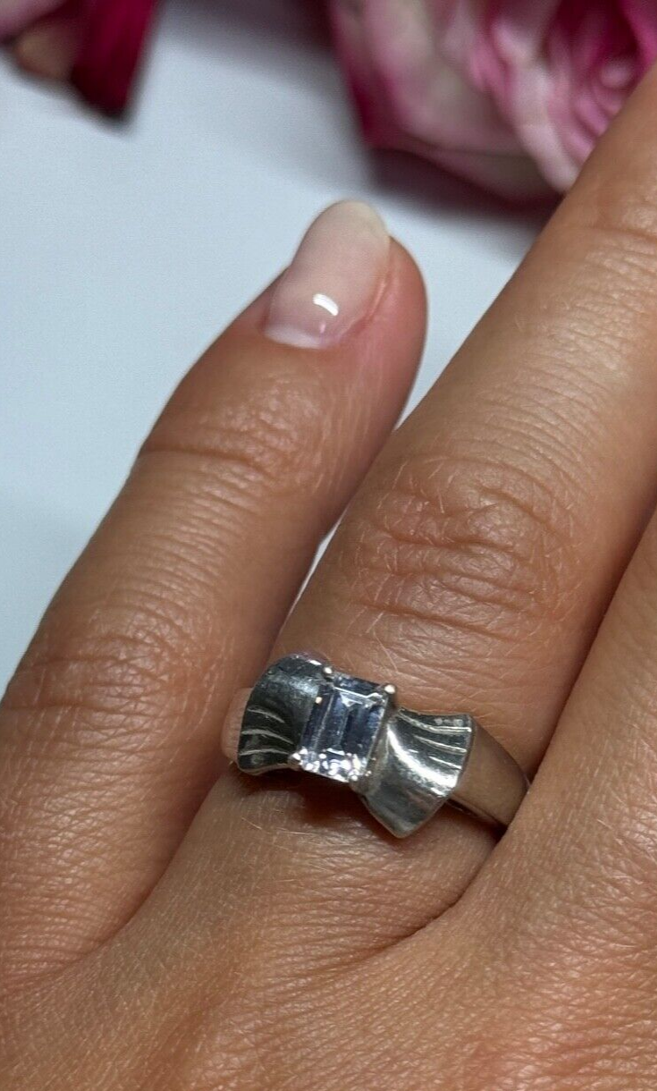925 Sterling Silver White Topaz Ring Size 6