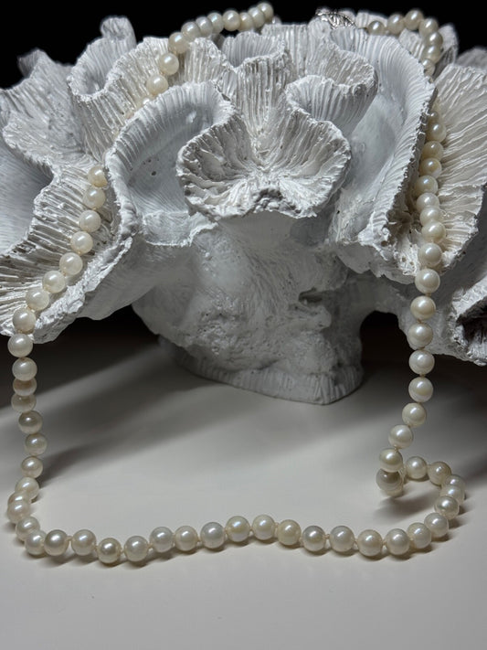 14K White Gold Pearl Necklace Length 23 Inch