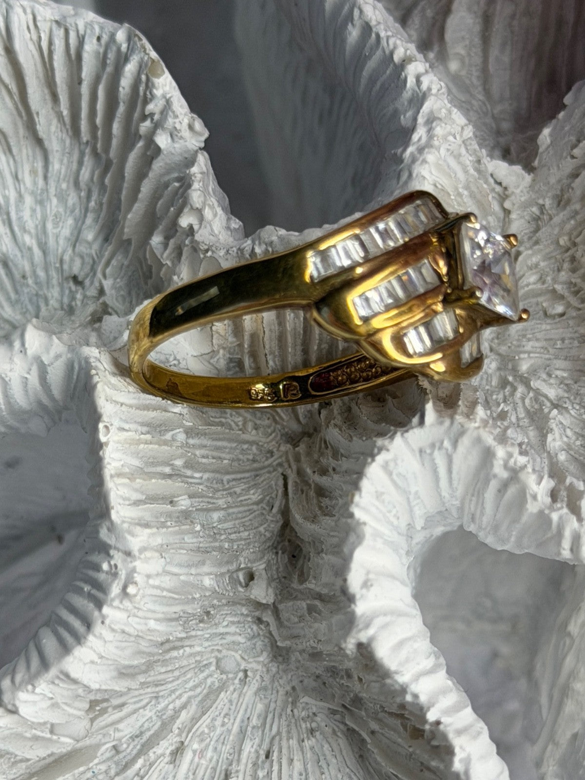 925 Sterling Silver Gold Plated Cz Ring Size 9.5