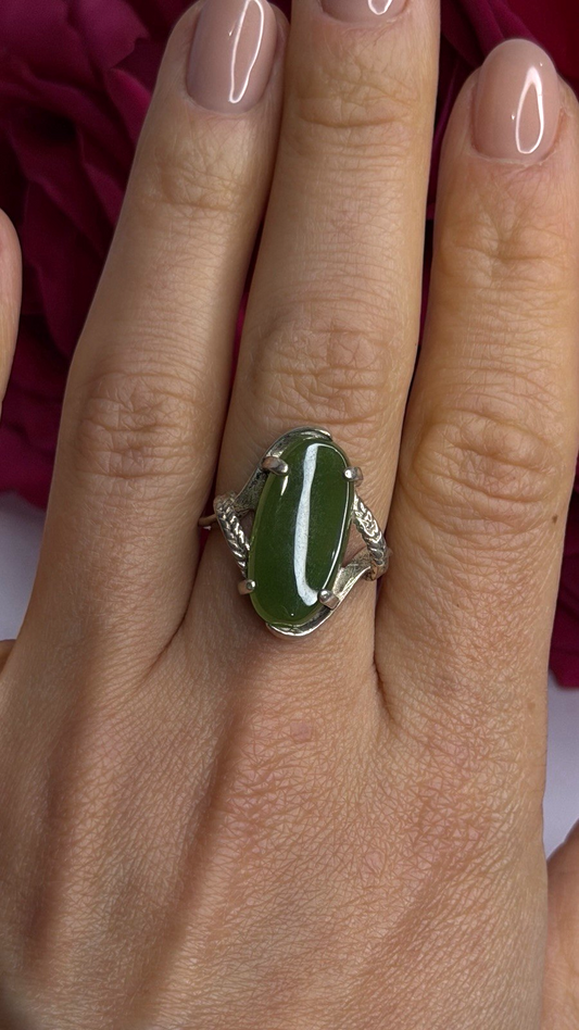 925 Sterling Silver Green Jade Ring Size 8