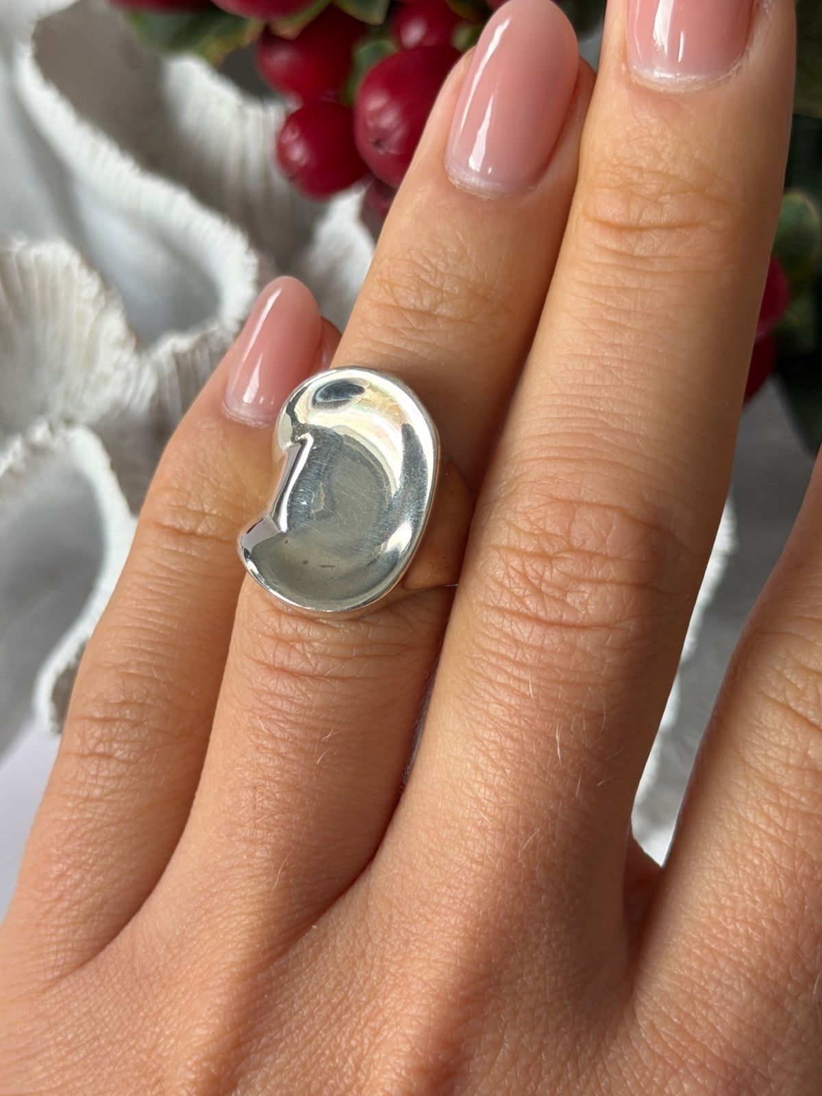 Elegant Design 925 Sterling Silver Ring Size 6