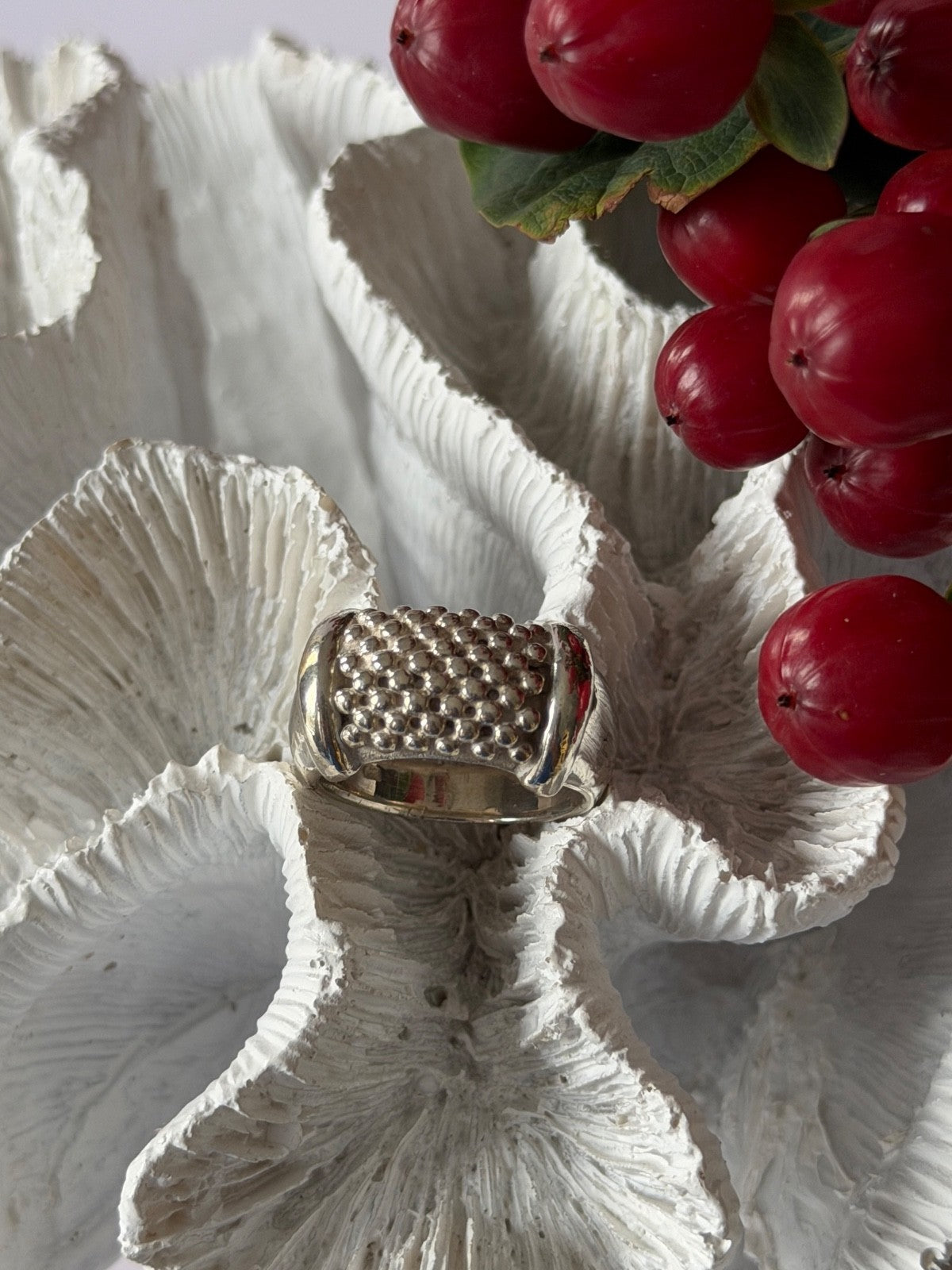 Unique Design 925 Sterling Silver Ring Size 7.5