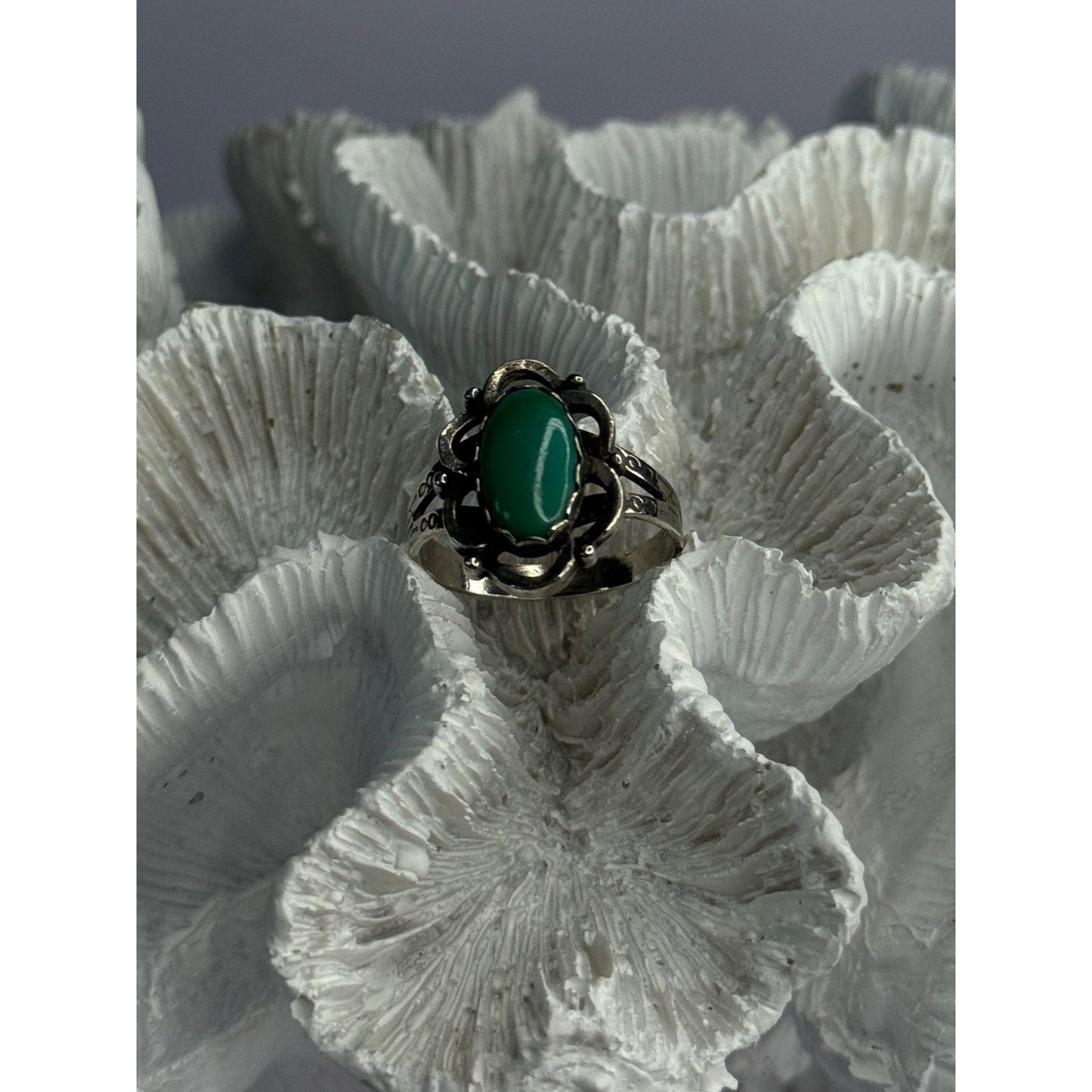 VINTAGE 925 STERLING SILVER MALACHITE RING SIZE 8.5