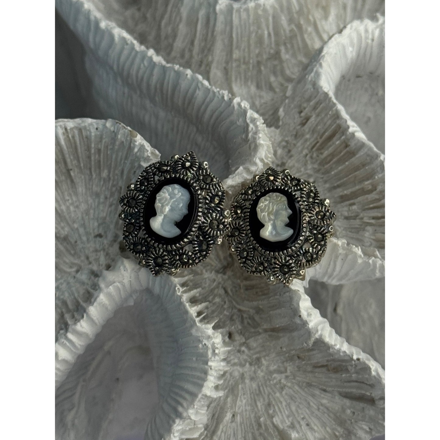 925 STERLING SILVER VICTORIAN CAMEO CARVED SHELL MARCASITE EARRINGS