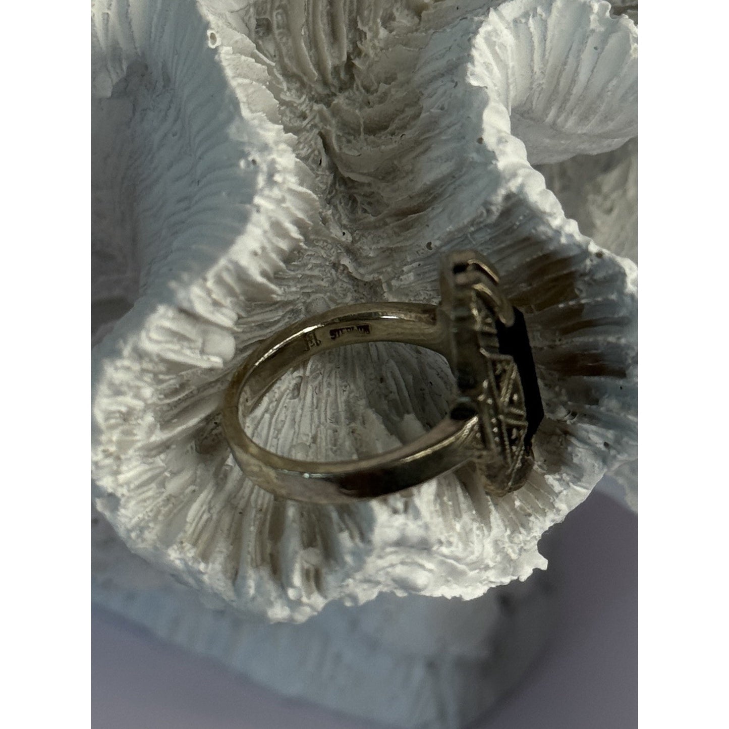 VINTAGE 925 STERLING SILVER ONYX RING SIZE 5