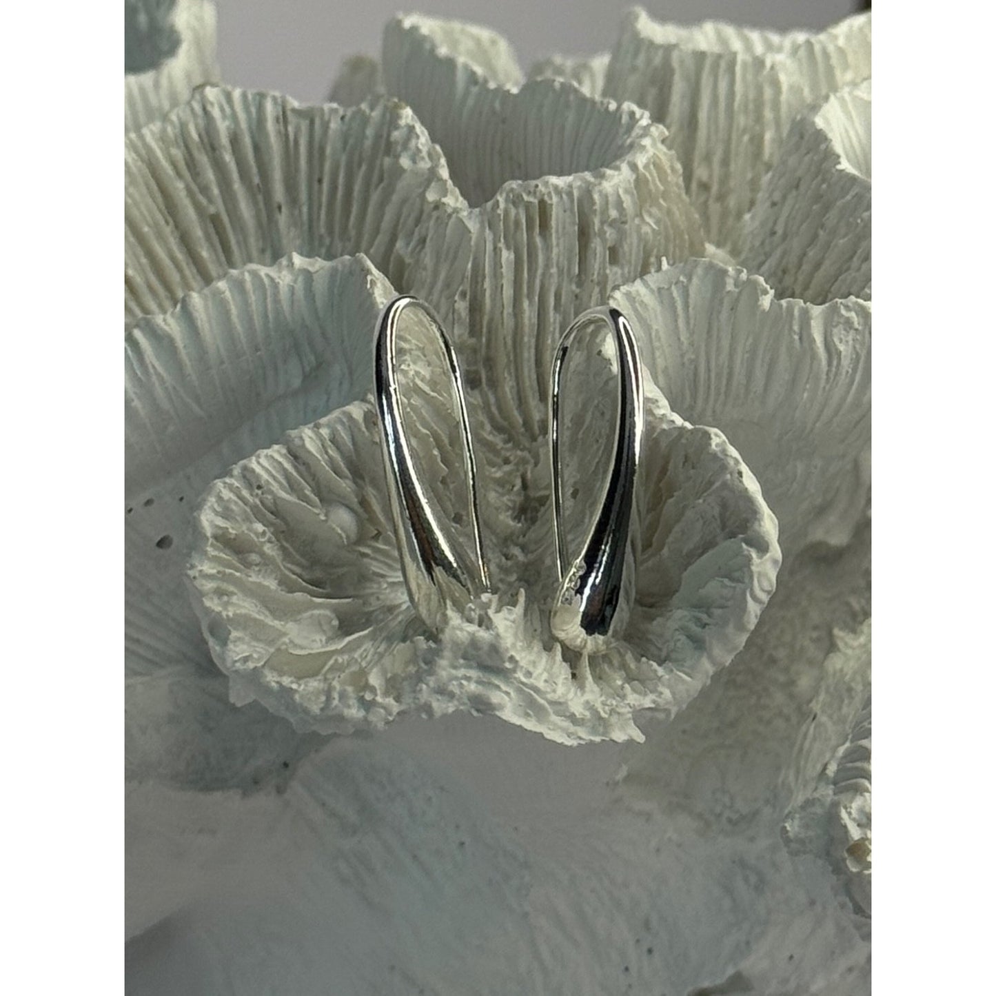 Elegant Design 925 Sterling Silver Earrings Length 1 inch