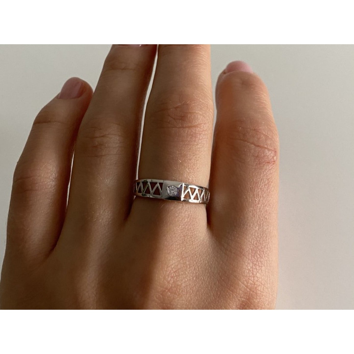 925 STERLING SILVER CZ BAND RING SIZE 8