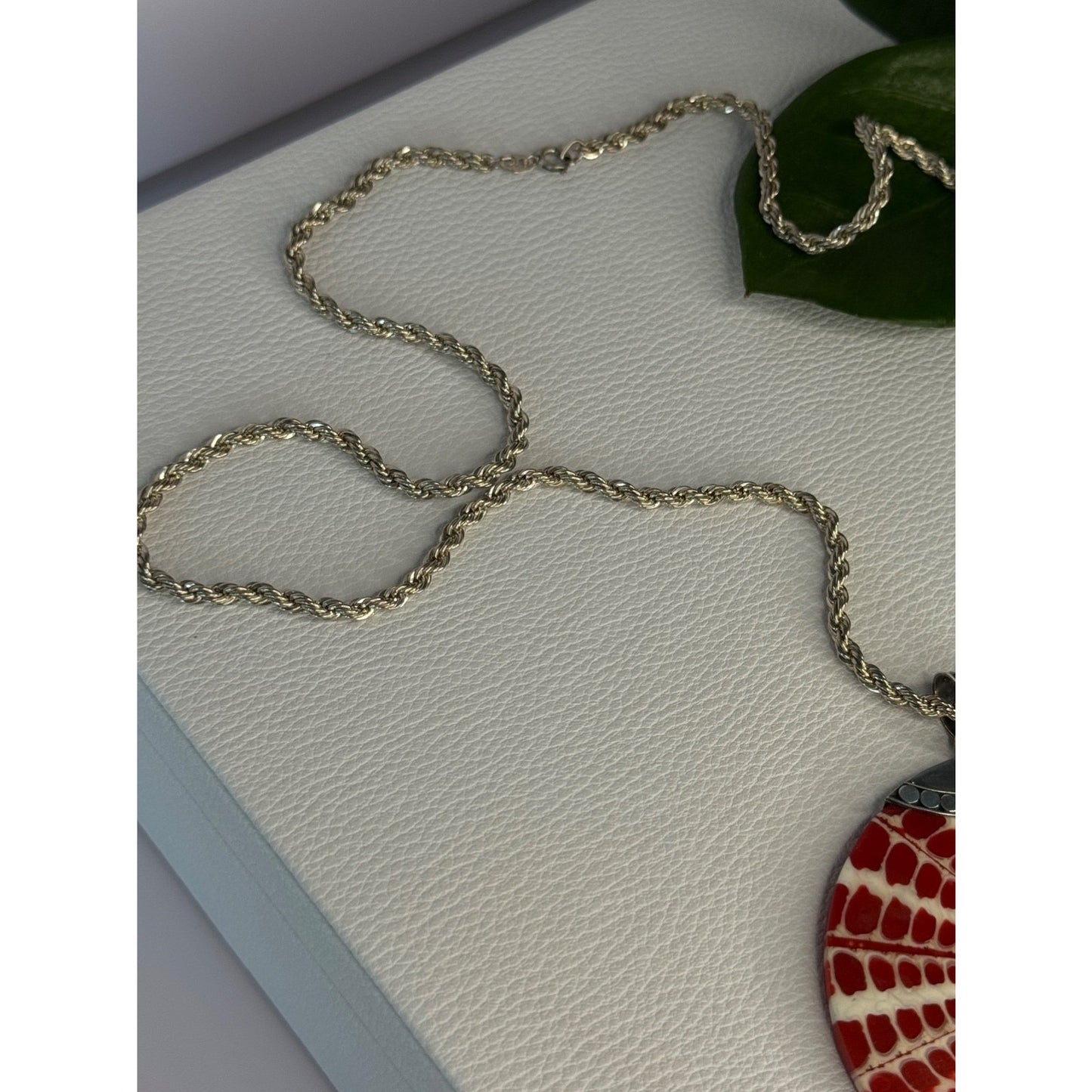 925 Sterling Silver Red Shell Necklace Pendant Length 3 inch