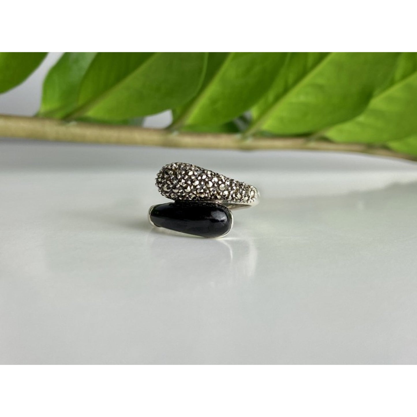 925 STERLING SILVER BLACK ONYX & MARCASITES RING SIZE 9