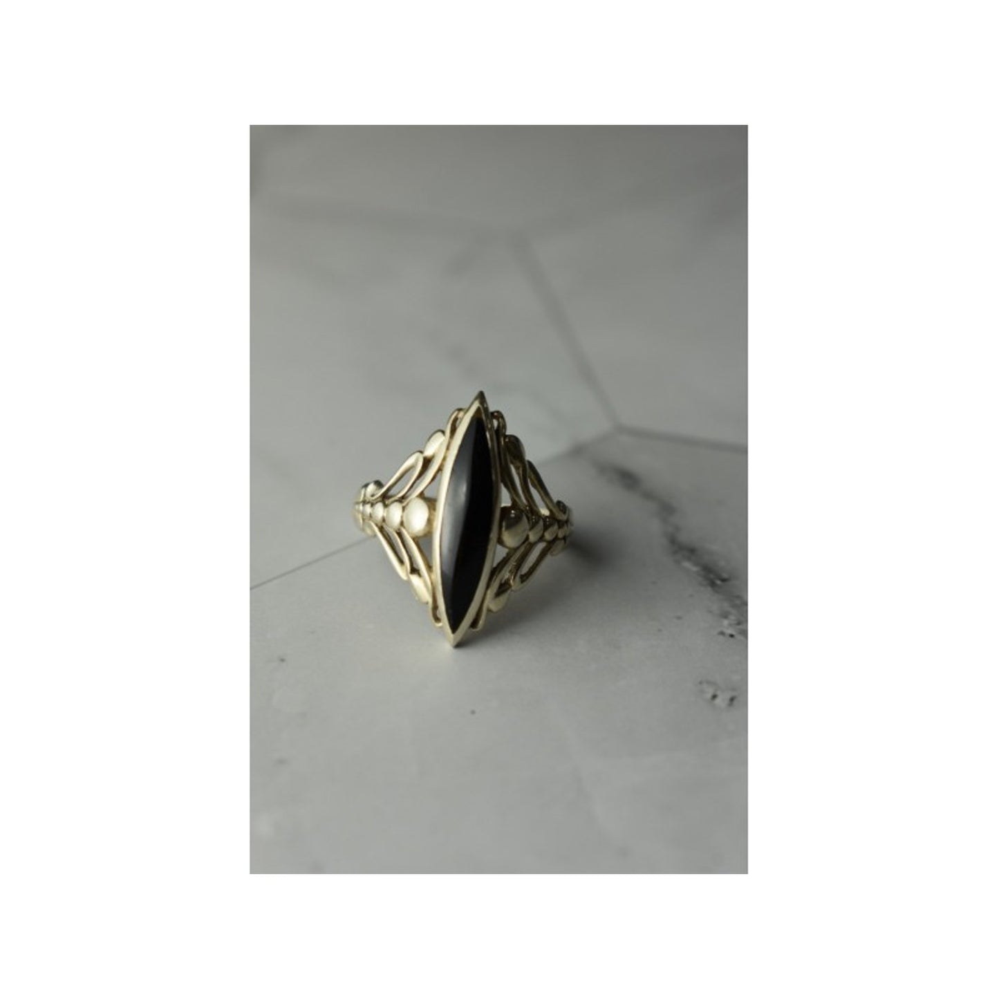 VINTAGE 925 STERLING SILVER BLACK AGATE RING SIZE 8