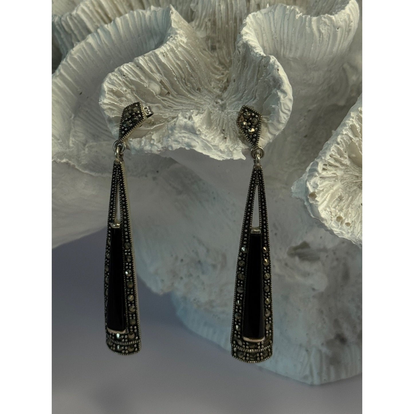ELEGANT 925 STERLING SILVER ONYX & MARCASITE EARRINGS LENGTH 2.30 INCH