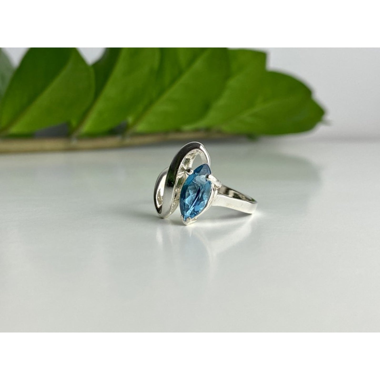925 STERLING SILVER AQUAMARINE RING SIZE 9.5