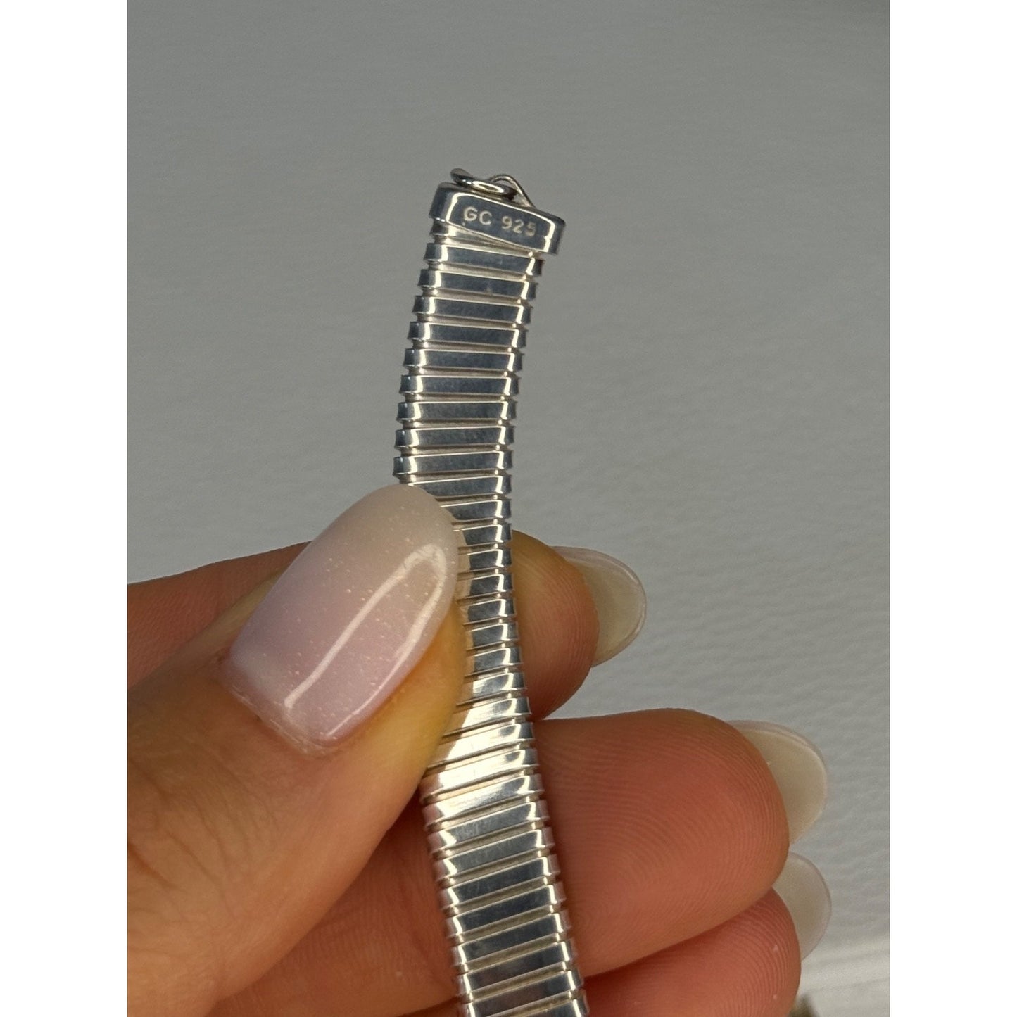 Elegant Design 925 Sterling Silver Necklace Length 17 inch