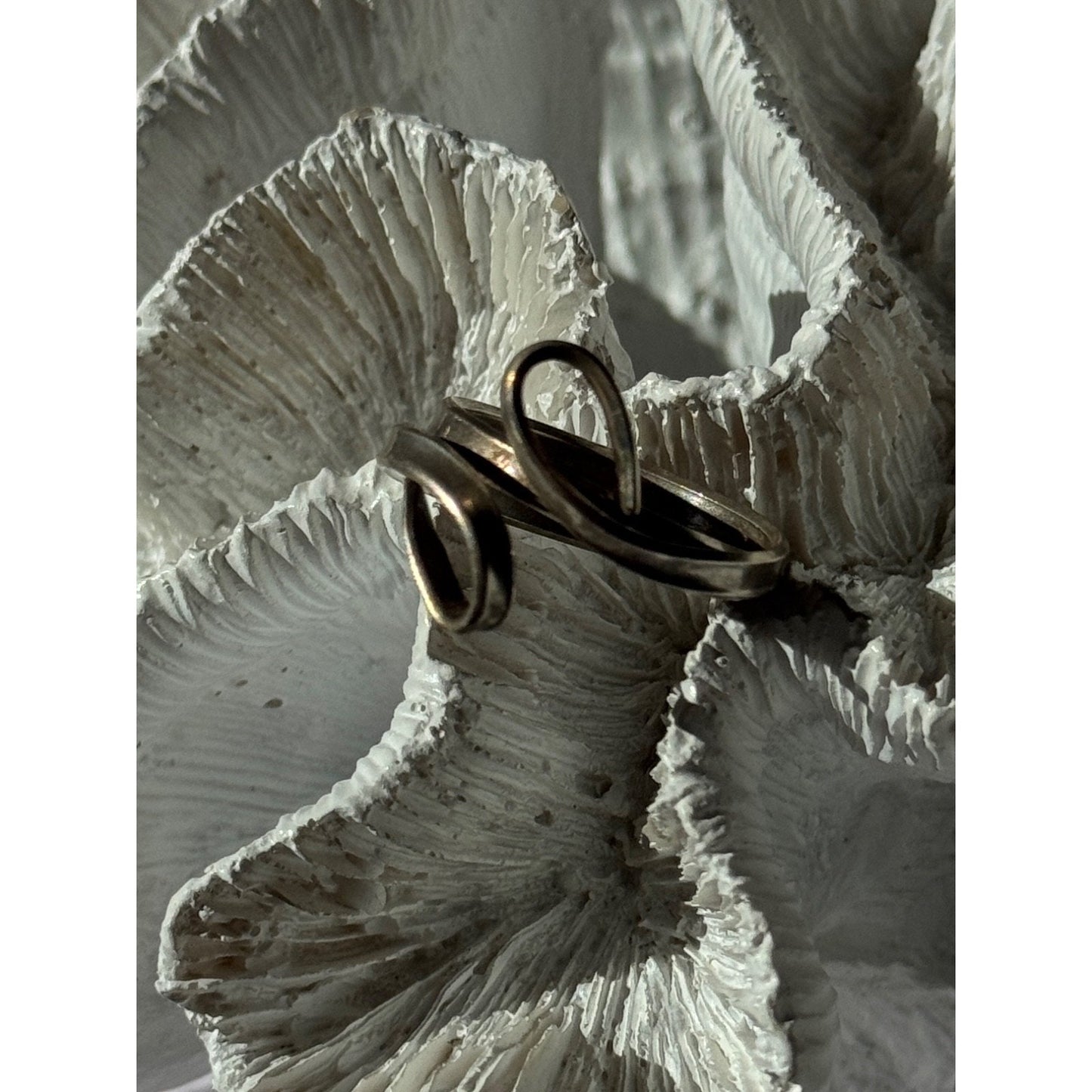 Unique Design 925 Sterling Silver Ring Size 9