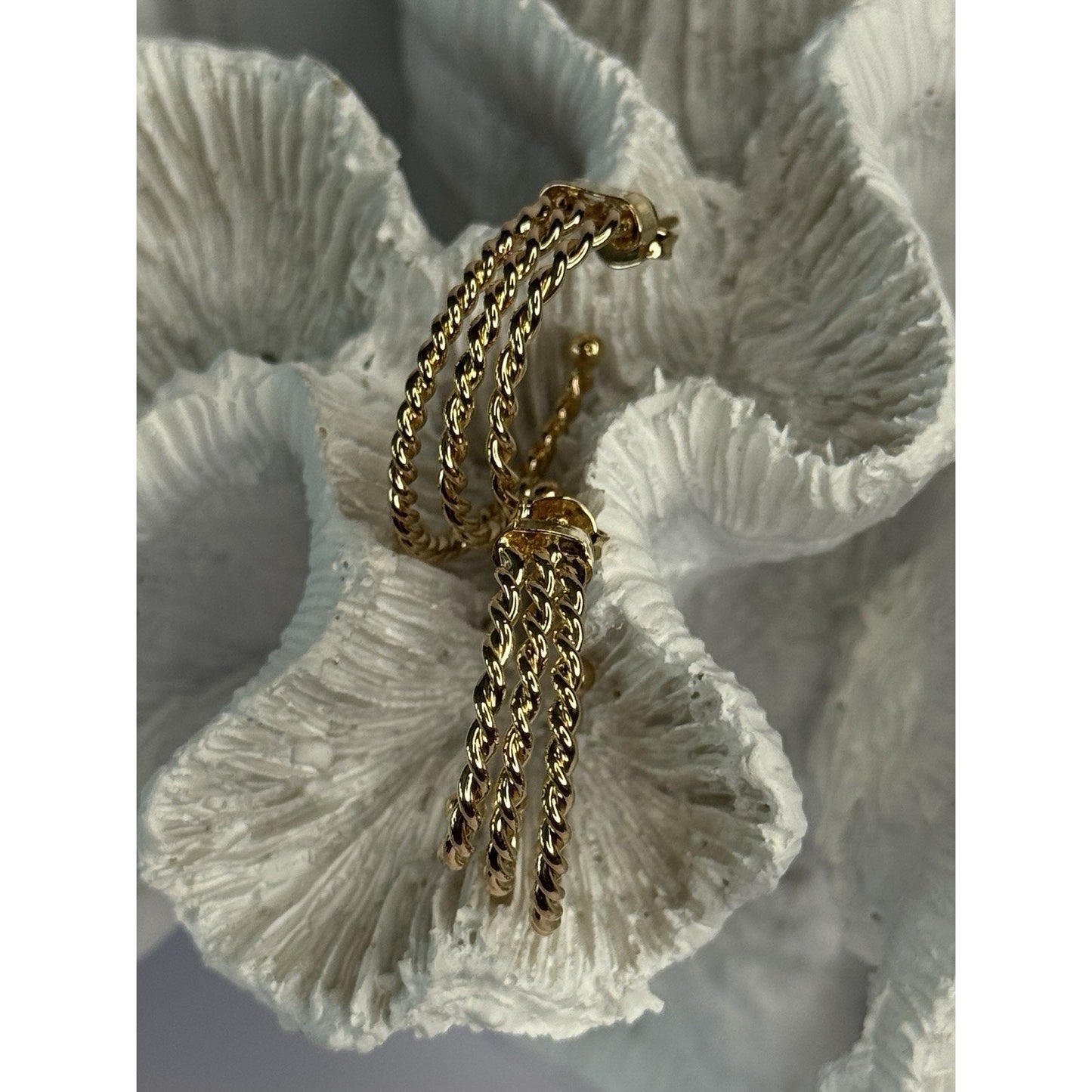 GOLD PLATED EARRINGS LENGTH 1 INCH