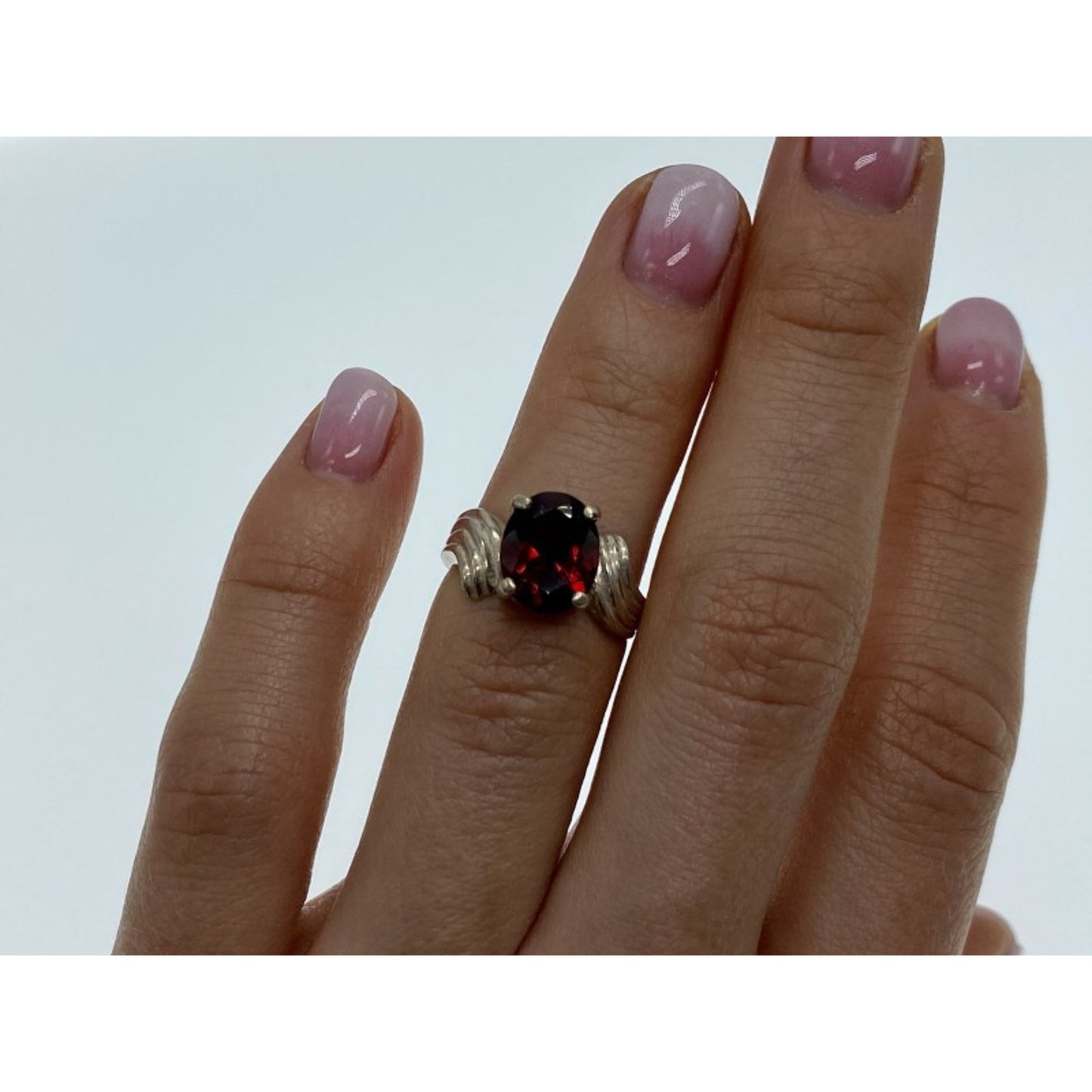 925 STERLING SILVER GARNET RING SIZE 5.5