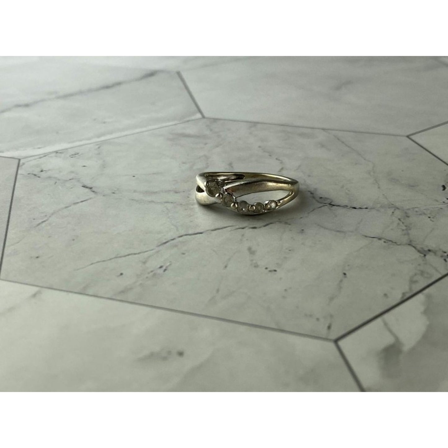 925 STERLING SILVER WHITE TOPAZ RING SIZE 7