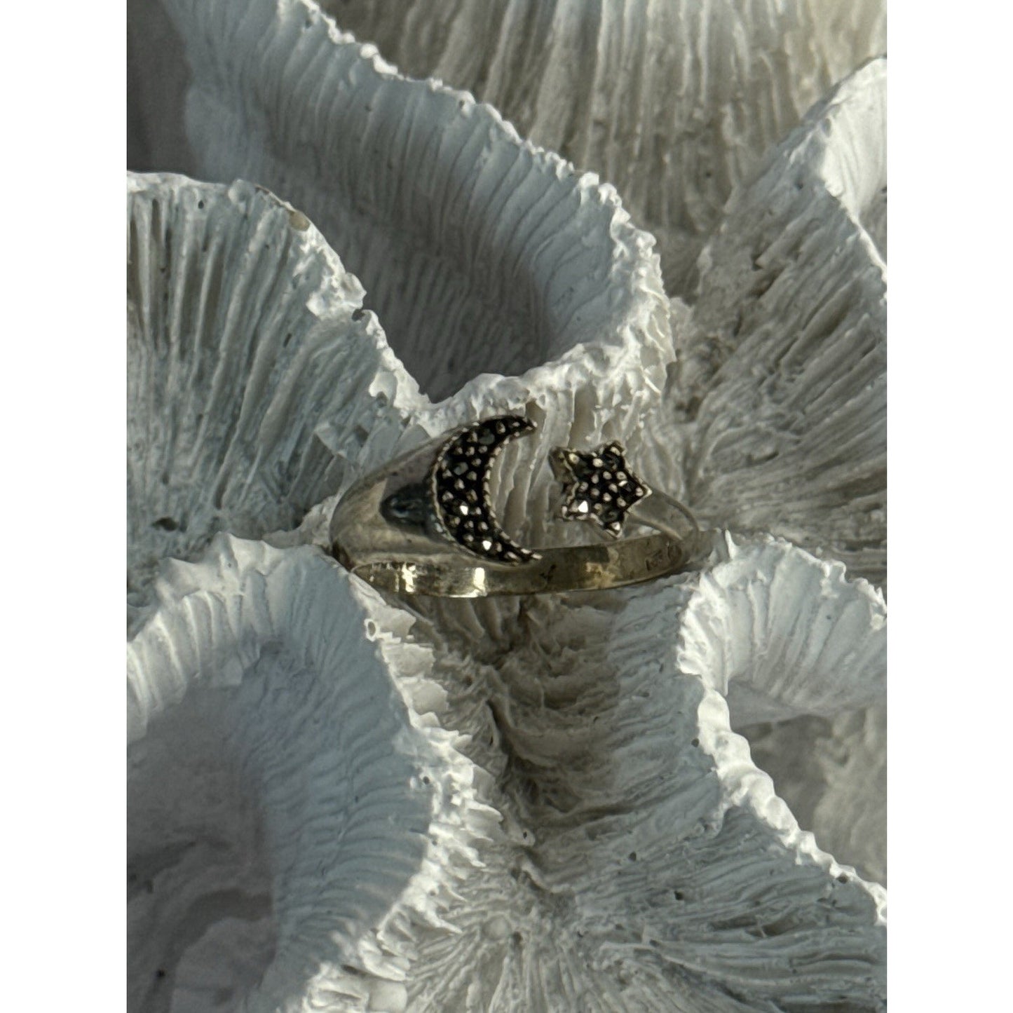 925 STERLING SILVER MOON & STAR MARCASITE RING SIZE 8